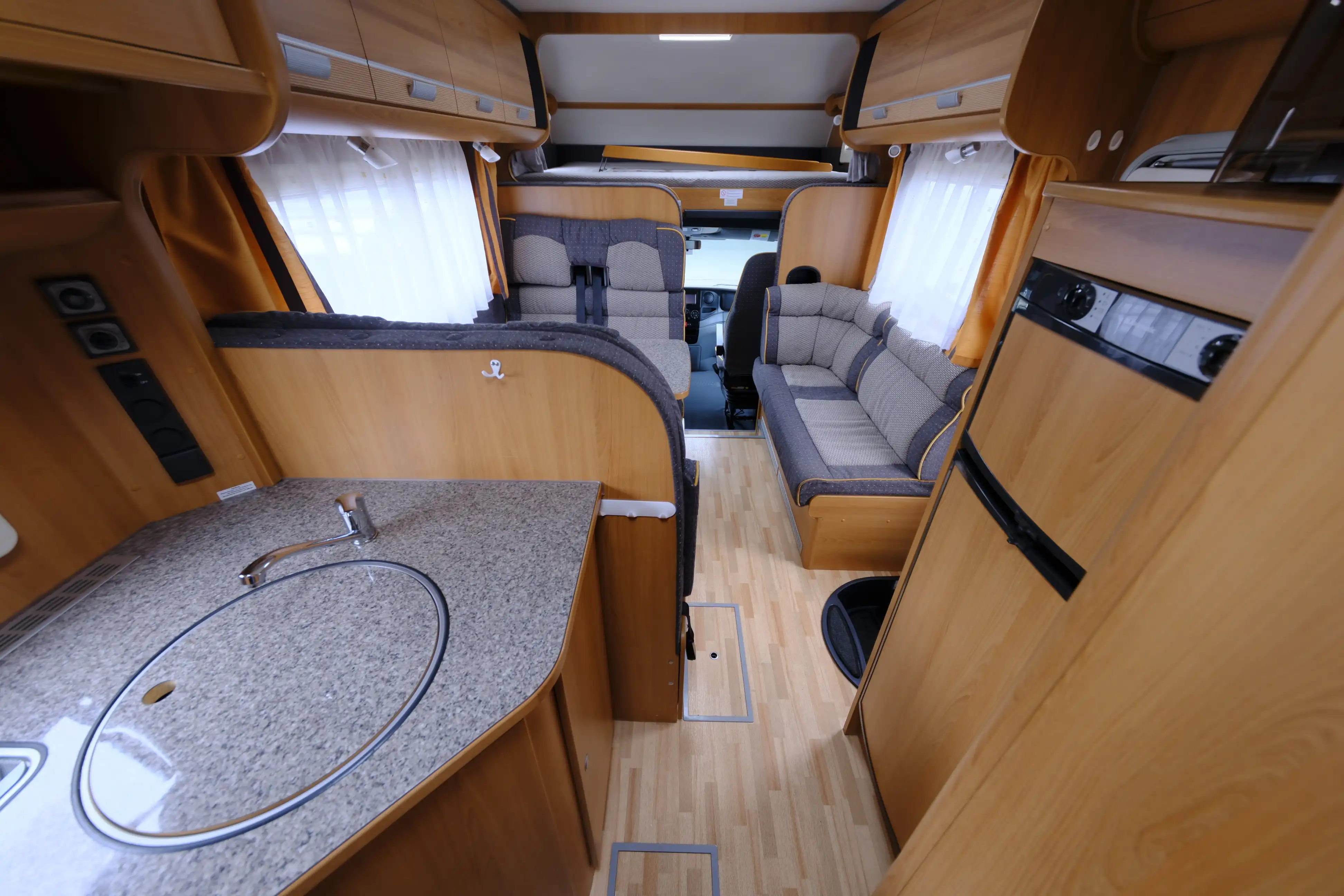 DETHLEFFS A 800 XL Globetrotter